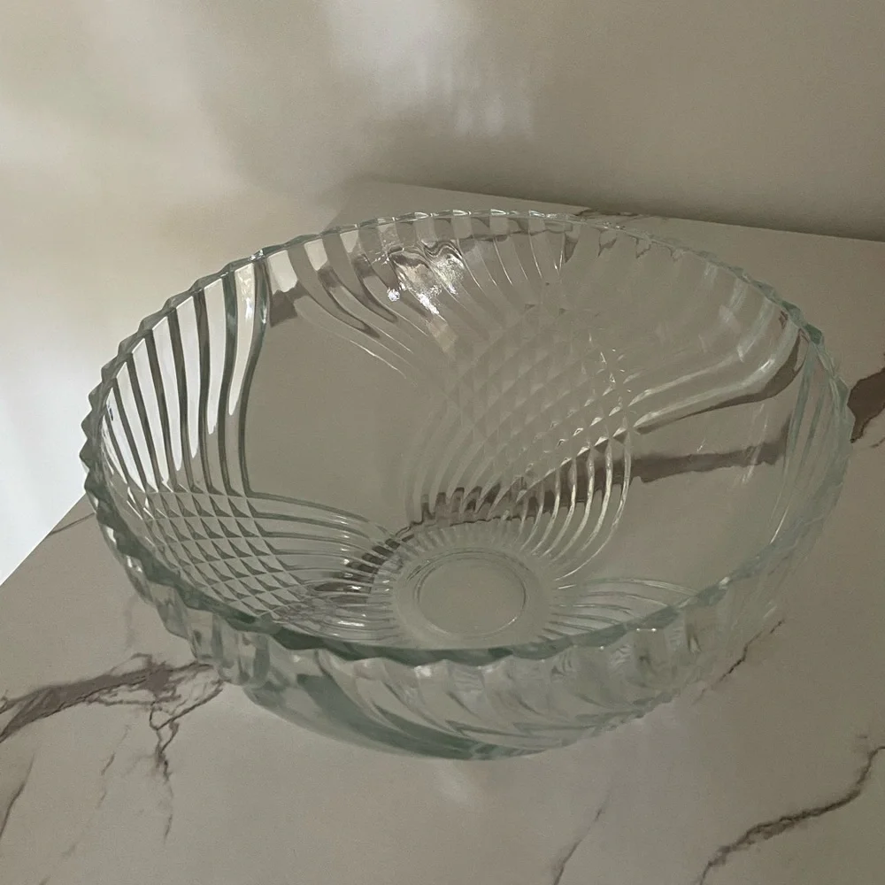 Vintage clear cut Indiana glass serving bowl - Picture 1 of 11